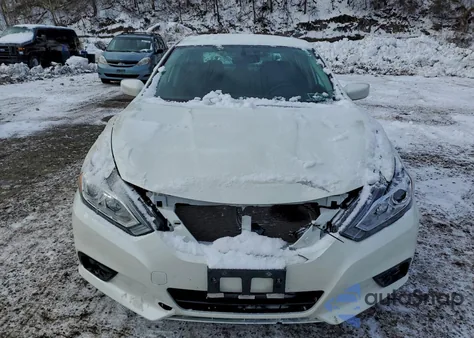 2017 Nissan Altima 2.5 z USA, uszkodzony, nr VIN 1N4AL3AP7HC179968